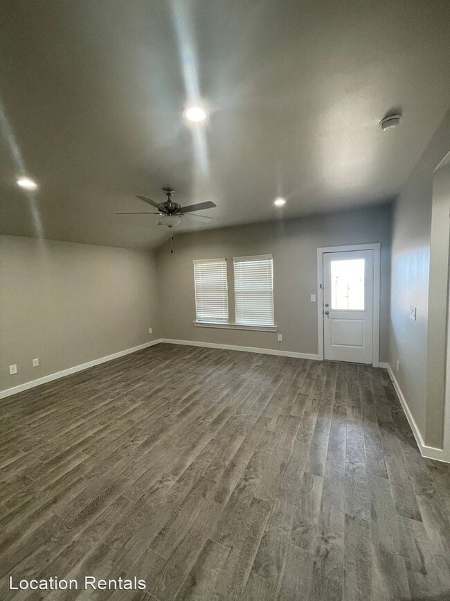 Building Photo - 4 br, 2.5 bath House - 4701 126th Street