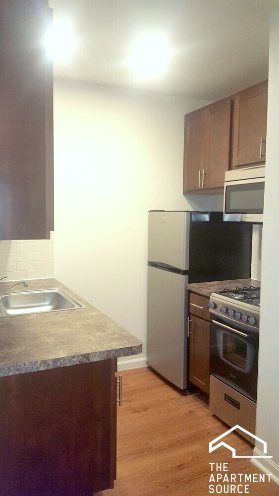 Foto del edificio - 4241 N Kenmore Ave