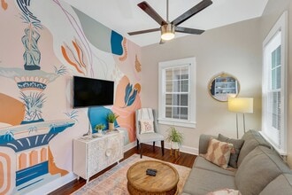 Building Photo - 307 W Waldburg Ln