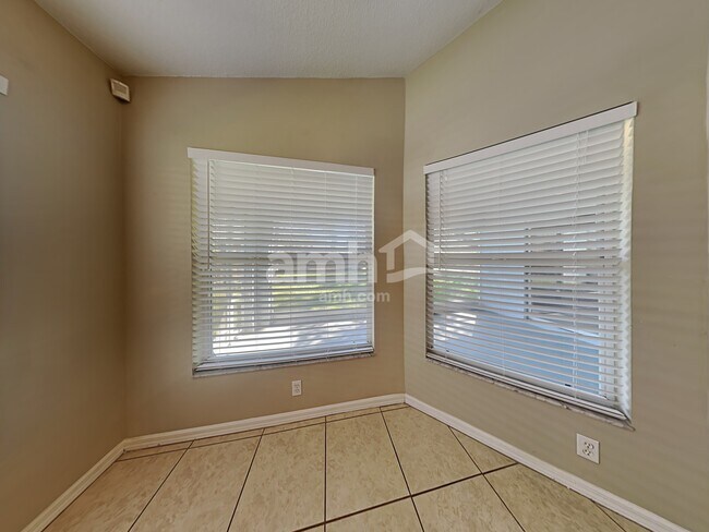 Building Photo - 1461 Lake Shore Ranch Dr