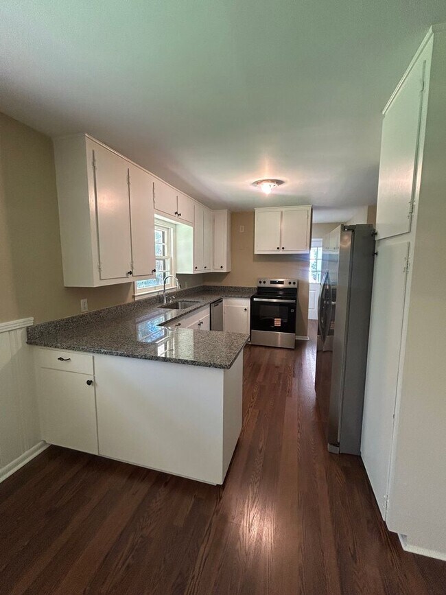 Building Photo - 104 Galaxie Pl