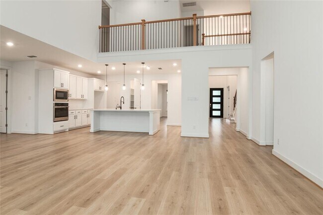 Foto del edificio - 1762 Lake Crest Ln