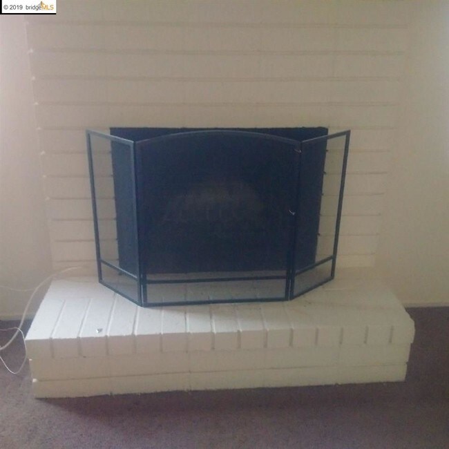 Foto del edificio - 2449 O'Connor Dr