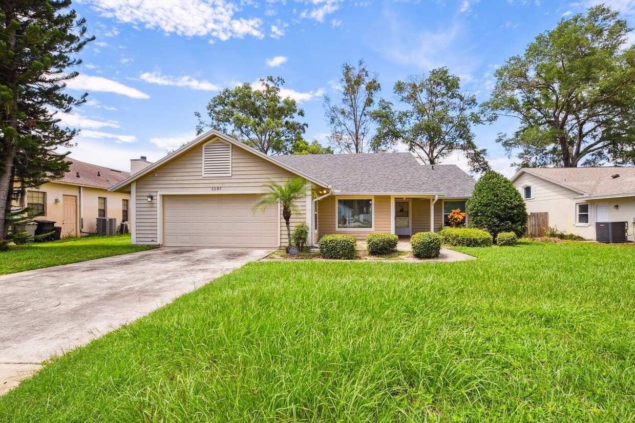 Primary Photo - 2285 Lake Francis Dr