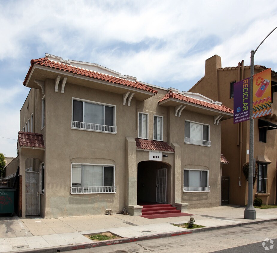 Building Photo - 1819 E 4th St