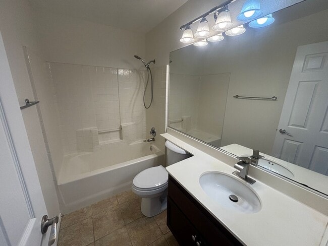 Foto del edificio - 3-Bedroom Townhome with Community Pool & S...
