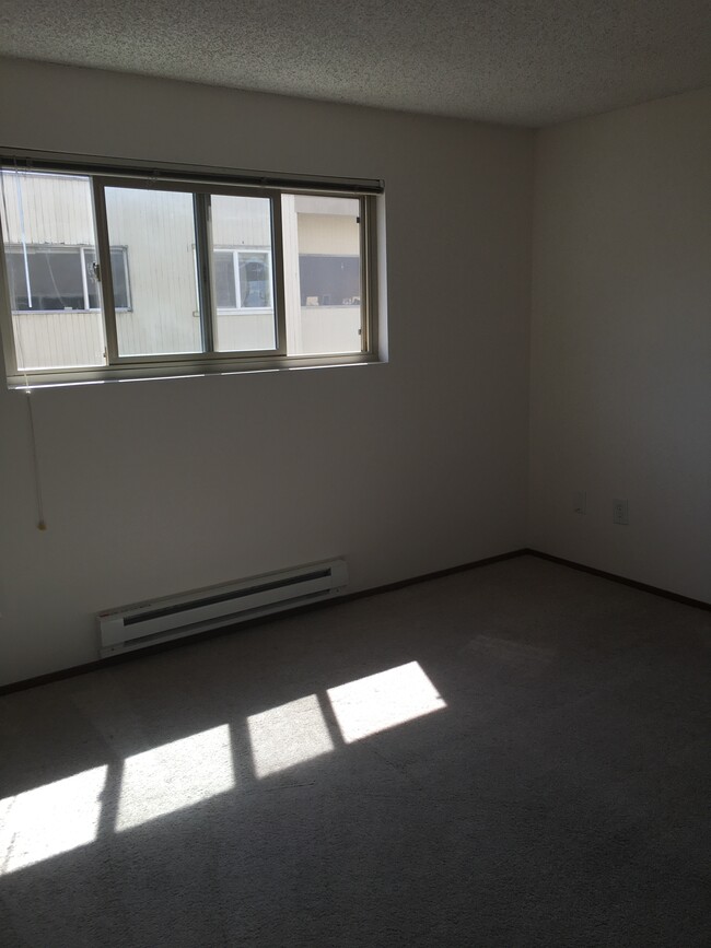 Building Photo - 8541 Phinney Ave N