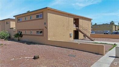 Building Photo - 2928 Marlin Ave