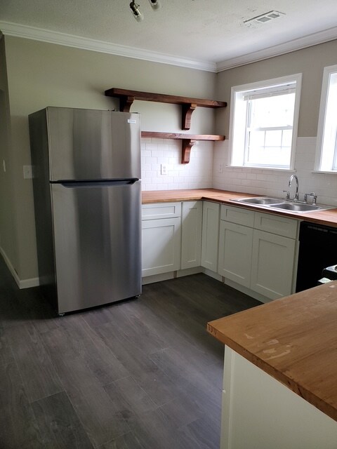Foto del edificio - 102 Dogwood Ln
