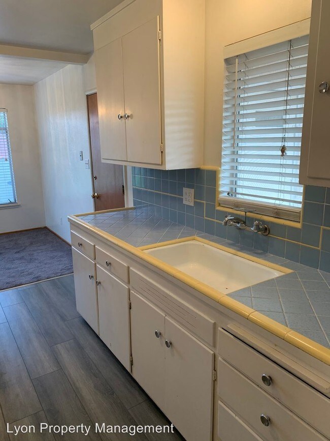 Building Photo - 3 br, 1 bath House - 10401 Malaga Way