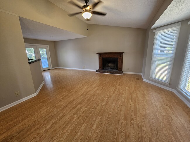 Building Photo - 1529 Stone Hill Rd