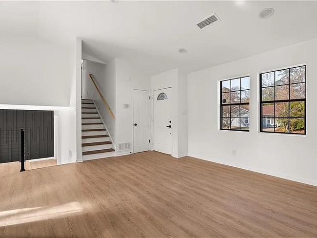 Foto del edificio - 4933 Parkwest Dr