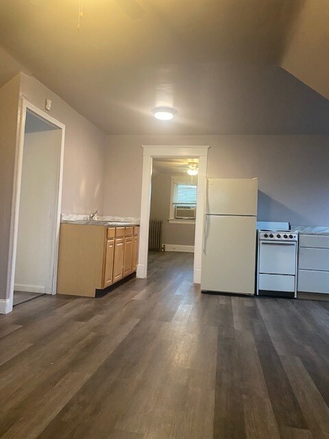 living room_Kitchen - 6740 Montgomery Rd