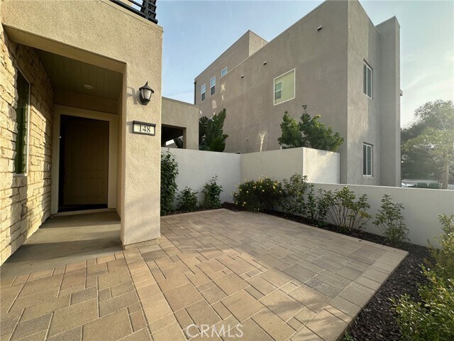 Building Photo - 148 Perspective