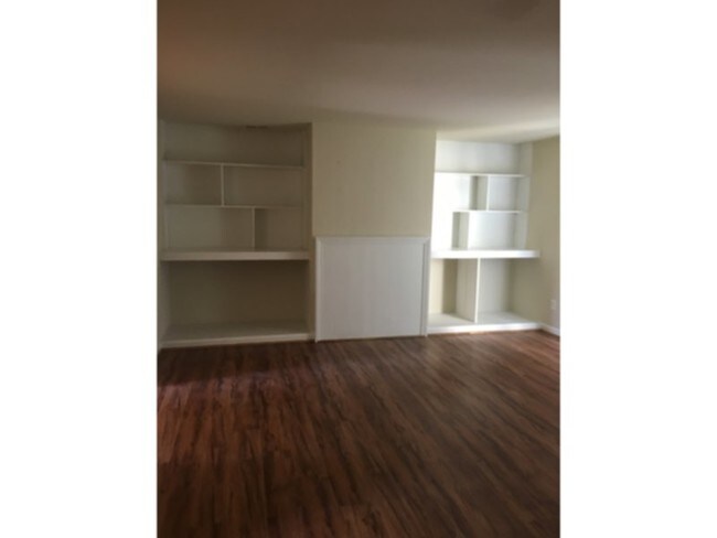 Building Photo - 1391 E Tanners Creek Dr