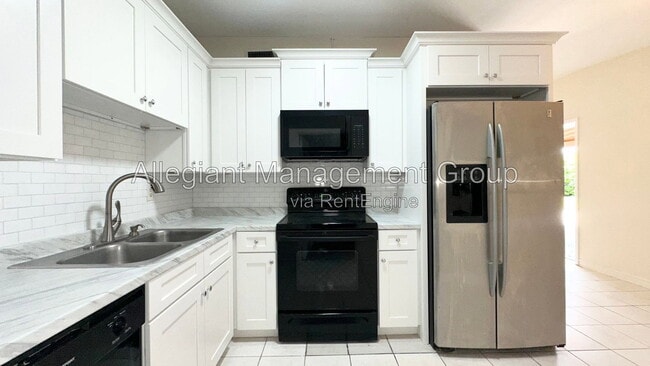 Building Photo - 4110 Alverado St