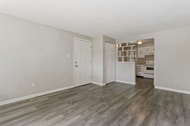 Building Photo - 330 Vehr Dr