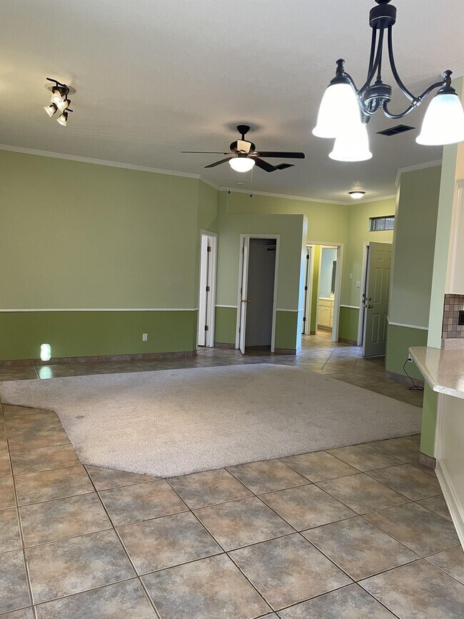 Building Photo - 5008 Ginger Ct NW