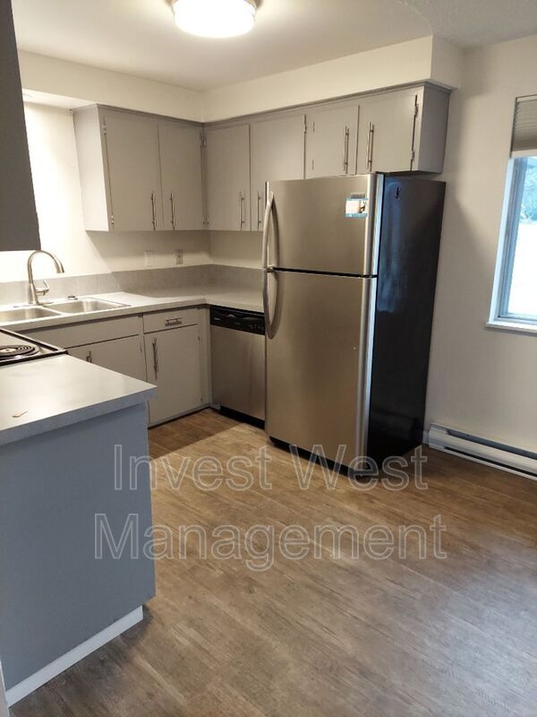 Foto del edificio - 3408 E 18 St