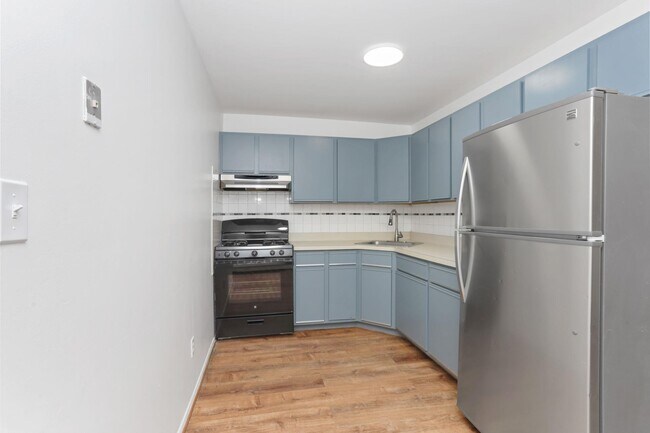 Foto del edificio - 639 E 226th St