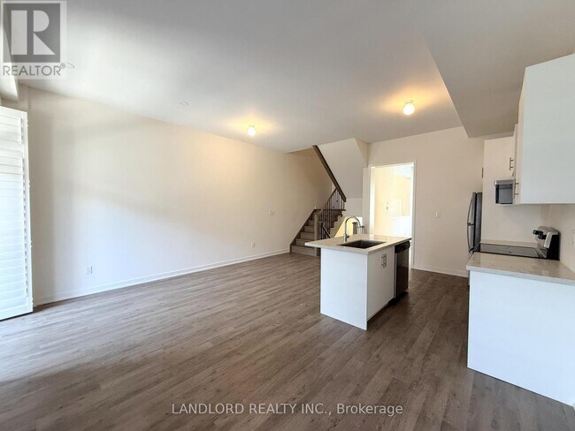 Building Photo - 44 Armillo Pl