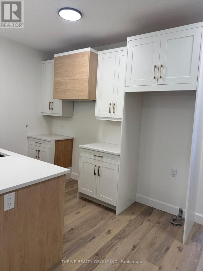 Building Photo - 279 Hill St