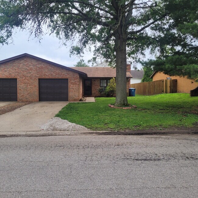 Foto del edificio - 2208 Richland Prairie Blvd
