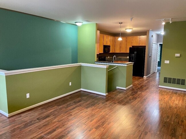 Building Photo - 3306 Hilton Rd