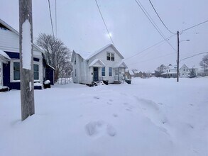 Building Photo - 5-9 E Isabella Ave