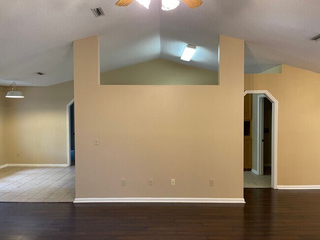 Building Photo - Quail Hollow Subdivision -  $300 OFF FIRST...