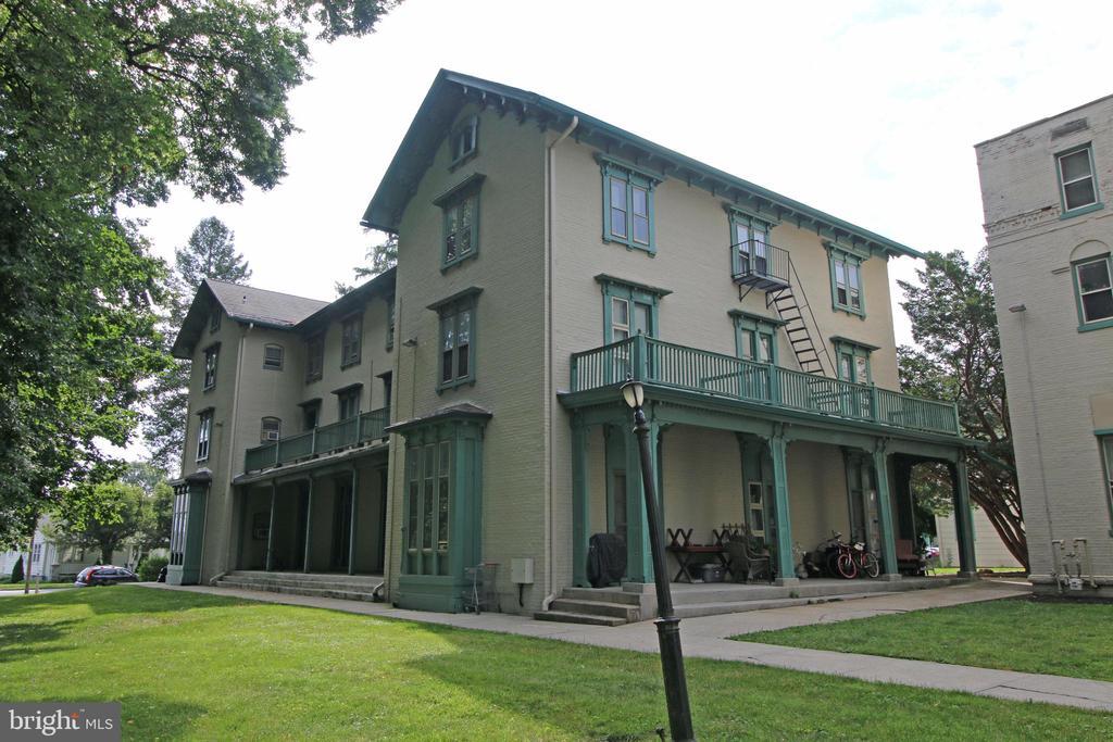 Primary Photo - 12 S Filbert St