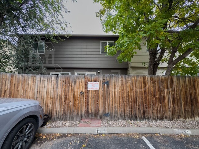 Foto del edificio - Westside Townhome of 21st St.