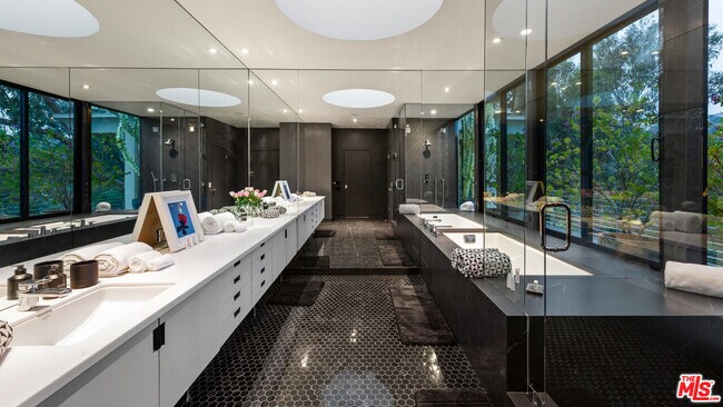 Foto del edificio - 10556 Fontenelle Way