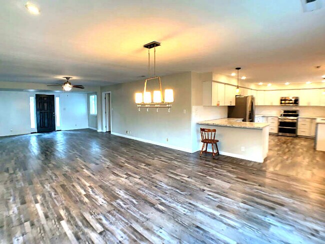 Building Photo - 3980 Sand Ridge Rd