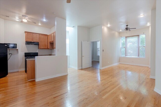 Building Photo - 4532 S St Lawrence Ave