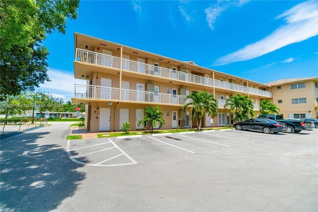 Building Photo - 5800 Margate Blvd