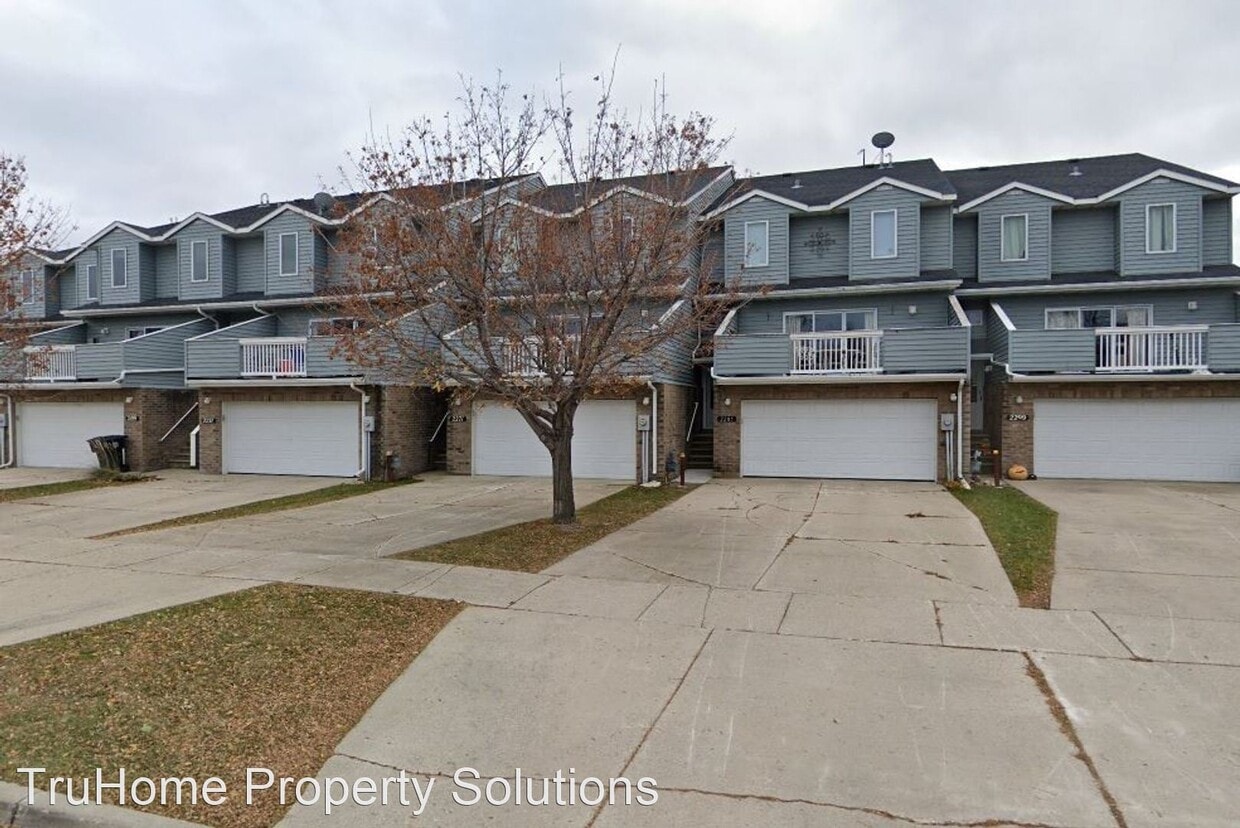 Primary Photo - 2271 Knightsbridge Ct