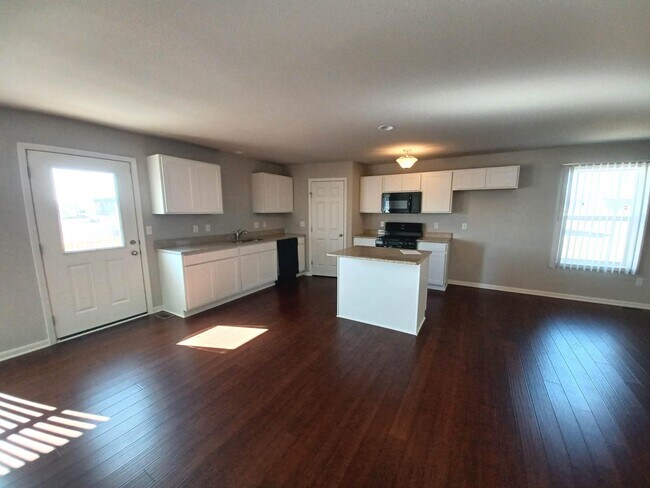 Foto del edificio - 7274 Price Dr