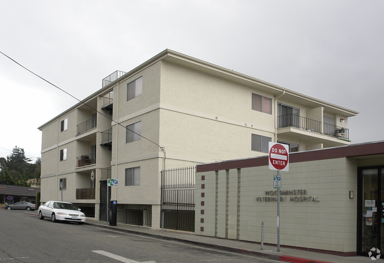 Building Photo - 5021-5025 Woodminster Ln