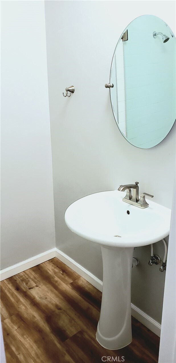 Foto del edificio - 5400 Newcastle Ave