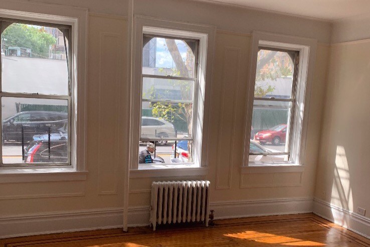 Sala de estar sin muebles - 31-17 21st Ave