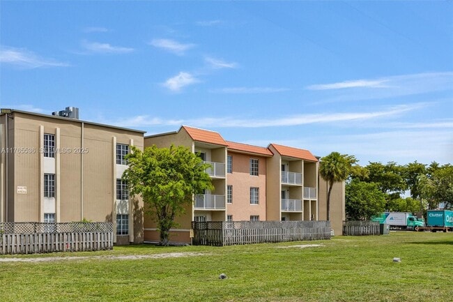 Building Photo - 4920 NW 79th Ave