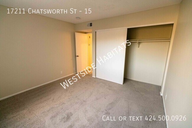 Foto del edificio - 17211 Chatsworth St