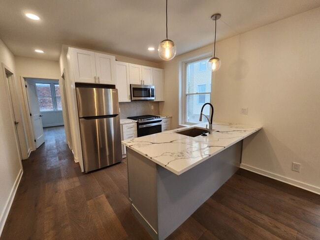 Photo - Beautiful 2 bedroom newly renovated unit available Apartment