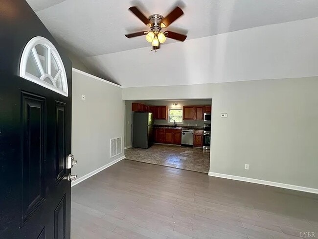 Foto del edificio - 207 V.E.S. Rd