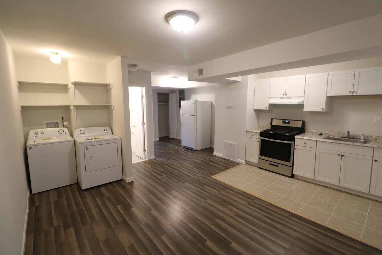 Foto principal - 1212 16th St NE