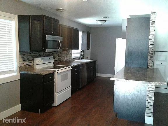 Foto del edificio - 3 br, 1 bath House - 201 Broadmore St