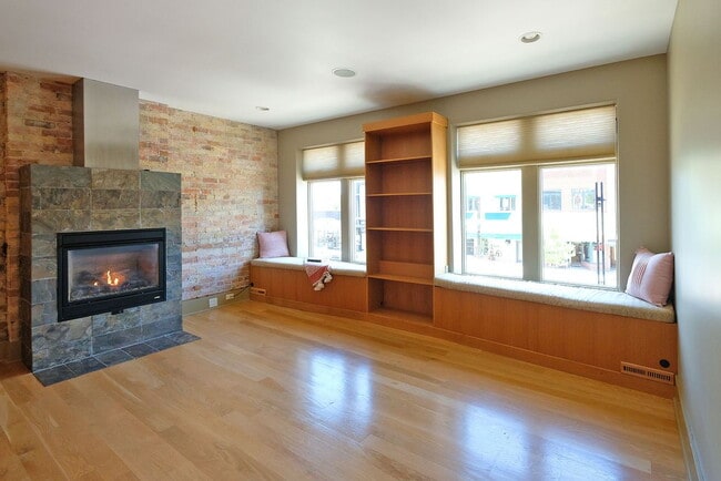 Building Photo - Downtown Midland Main Street Loft $1800/month