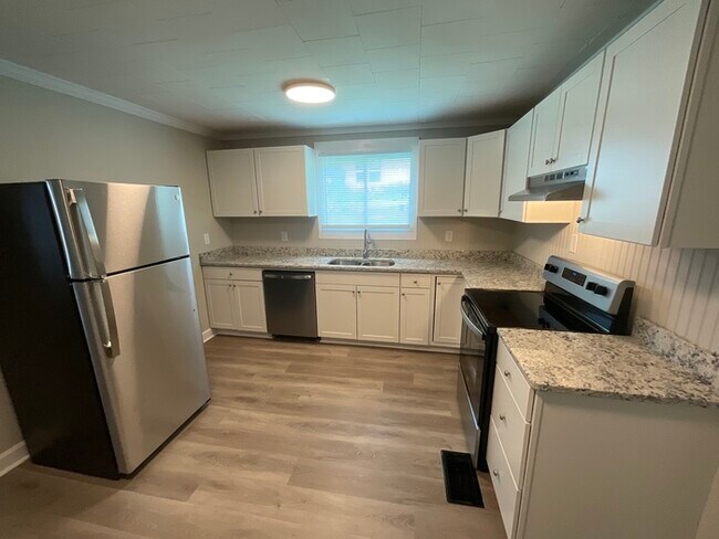 Foto del edificio - NOW OFFERING HALF OFF FIRST FULL MONTH IF ...