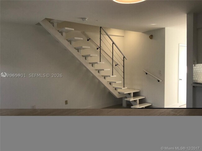 Foto del edificio - 798 Crandon Blvd